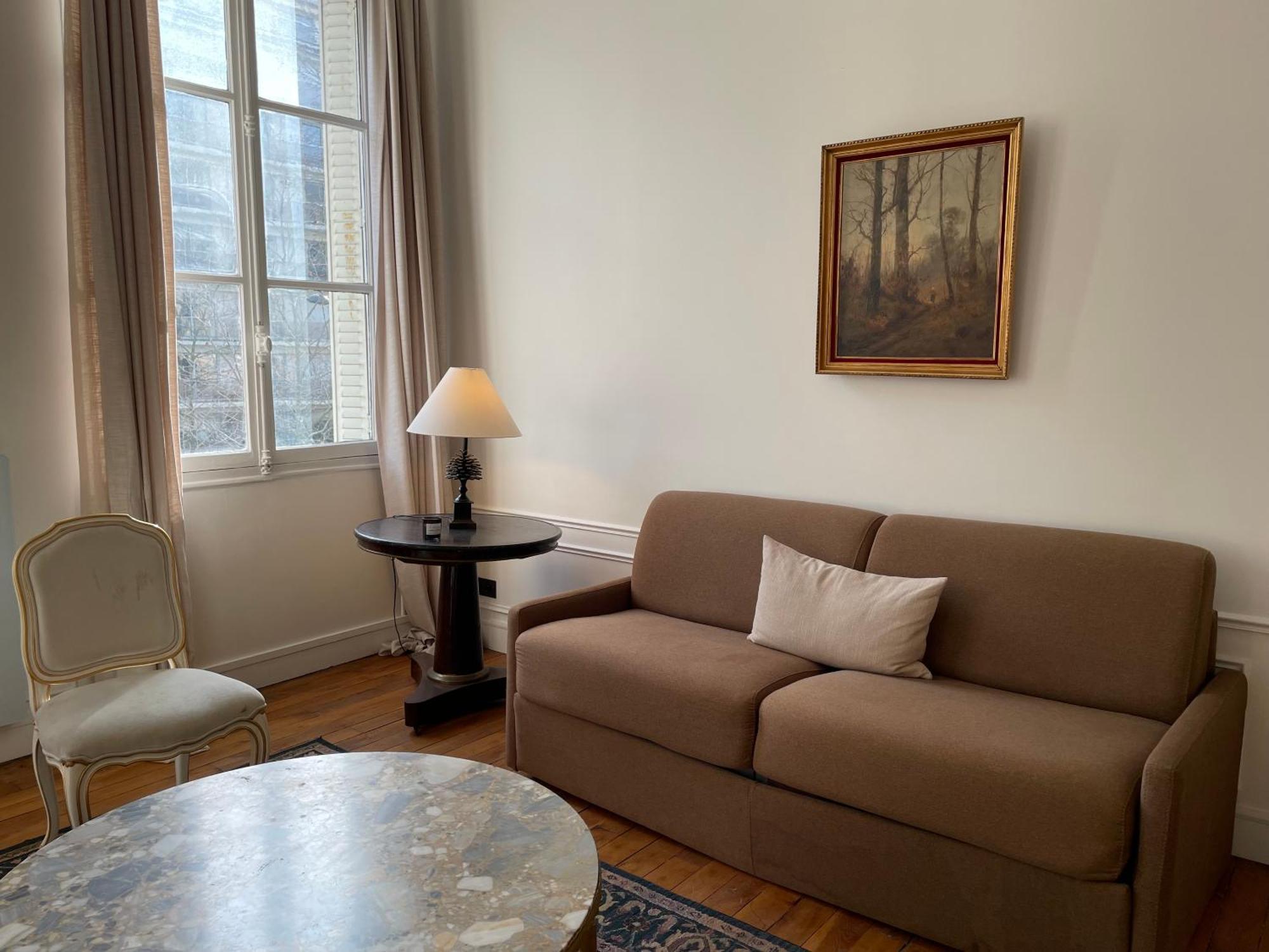 7eme Invalides/ Tour Eiffel 1er Etage Appartement Paris