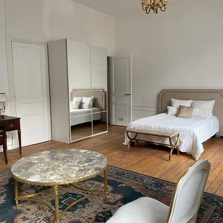 Appartement Paris 7Eme Invalides/ Tour Eiffel 1Er Etage Exterior photo